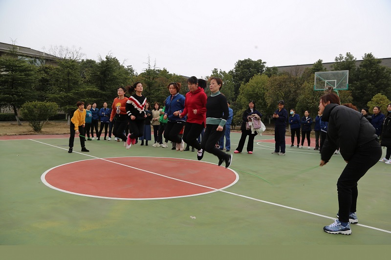 众鑫娱乐·鑫起点,馨效劳,心选择