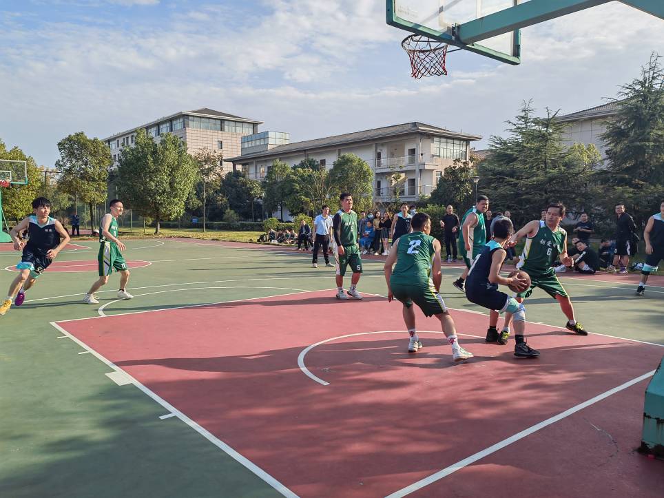 众鑫娱乐·鑫起点,馨效劳,心选择