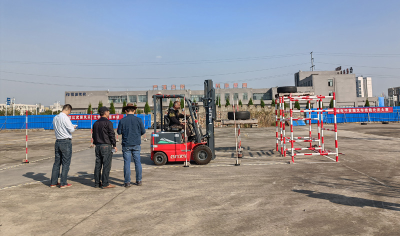 众鑫娱乐·鑫起点,馨效劳,心选择