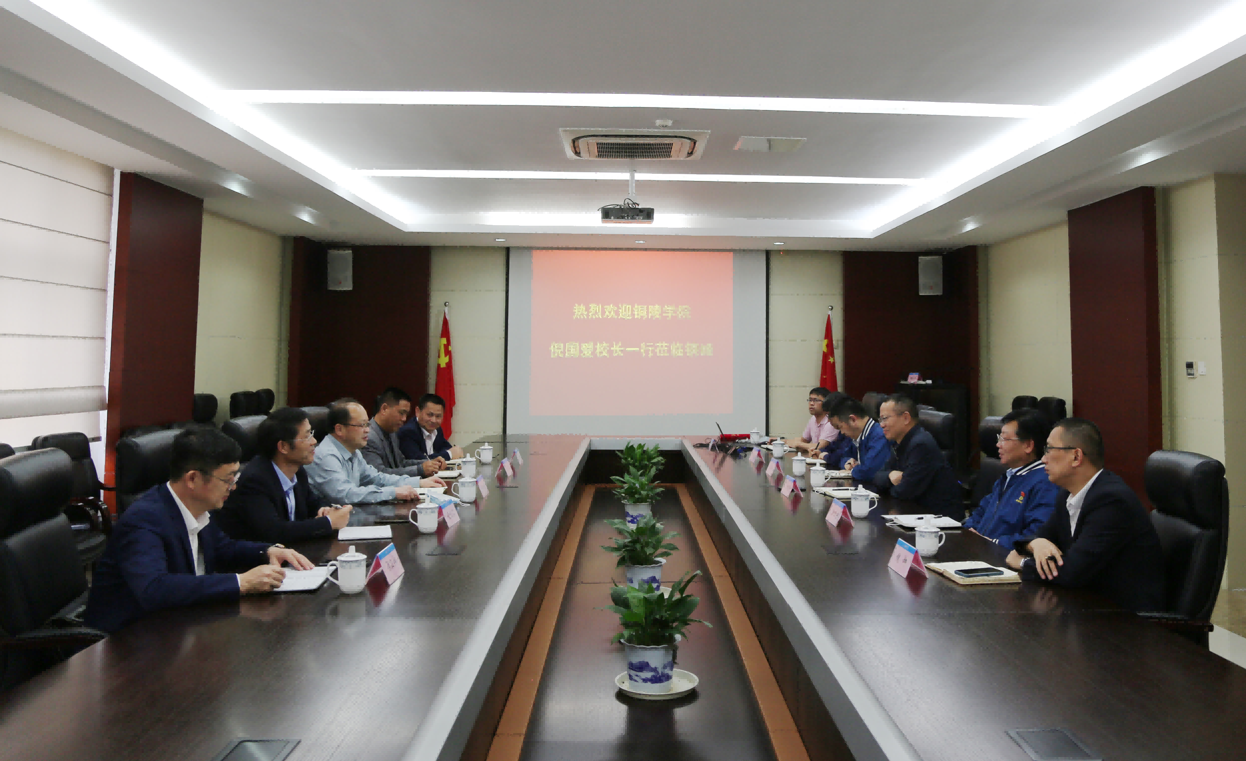 众鑫娱乐·鑫起点,馨效劳,心选择