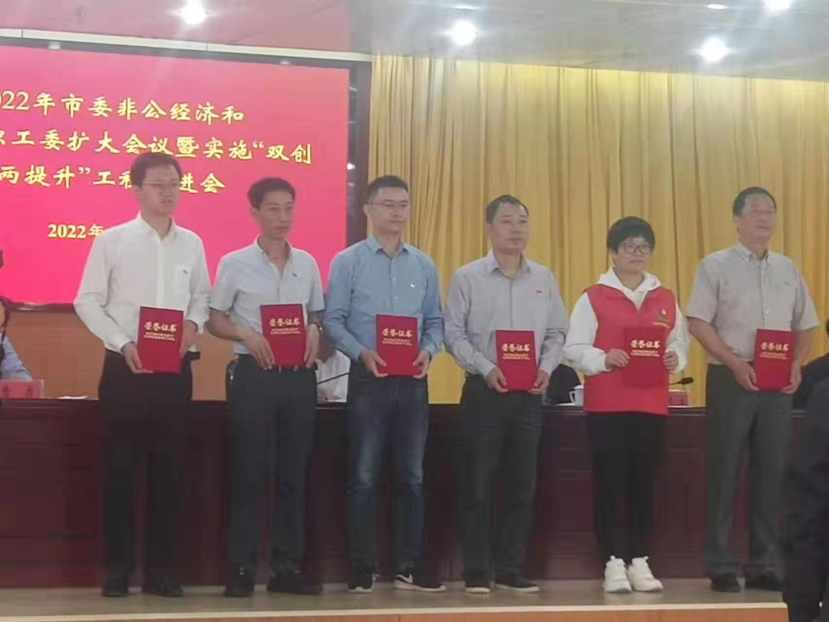 众鑫娱乐·鑫起点,馨效劳,心选择