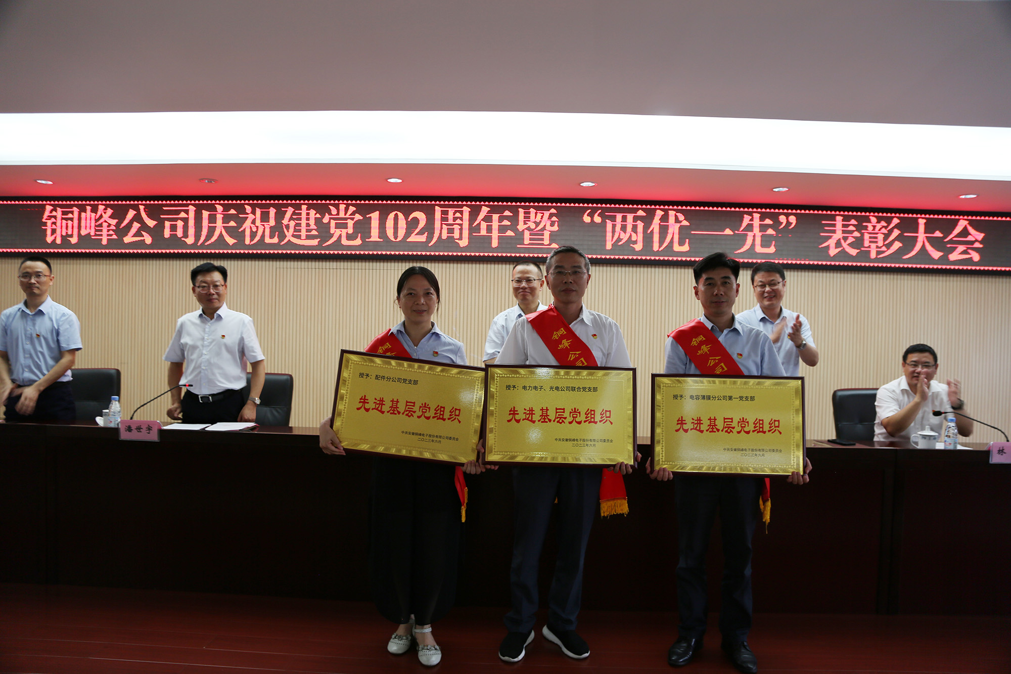 众鑫娱乐·鑫起点,馨效劳,心选择