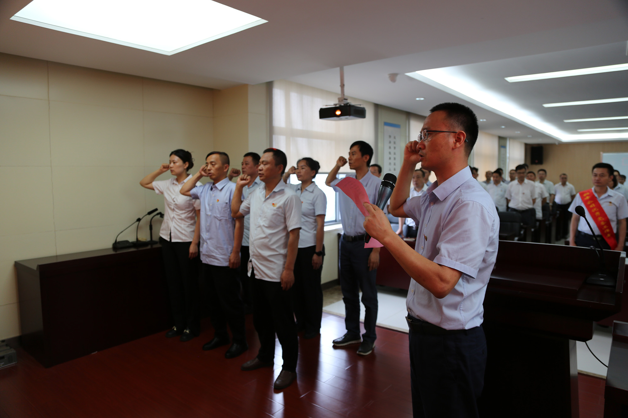 众鑫娱乐·鑫起点,馨效劳,心选择