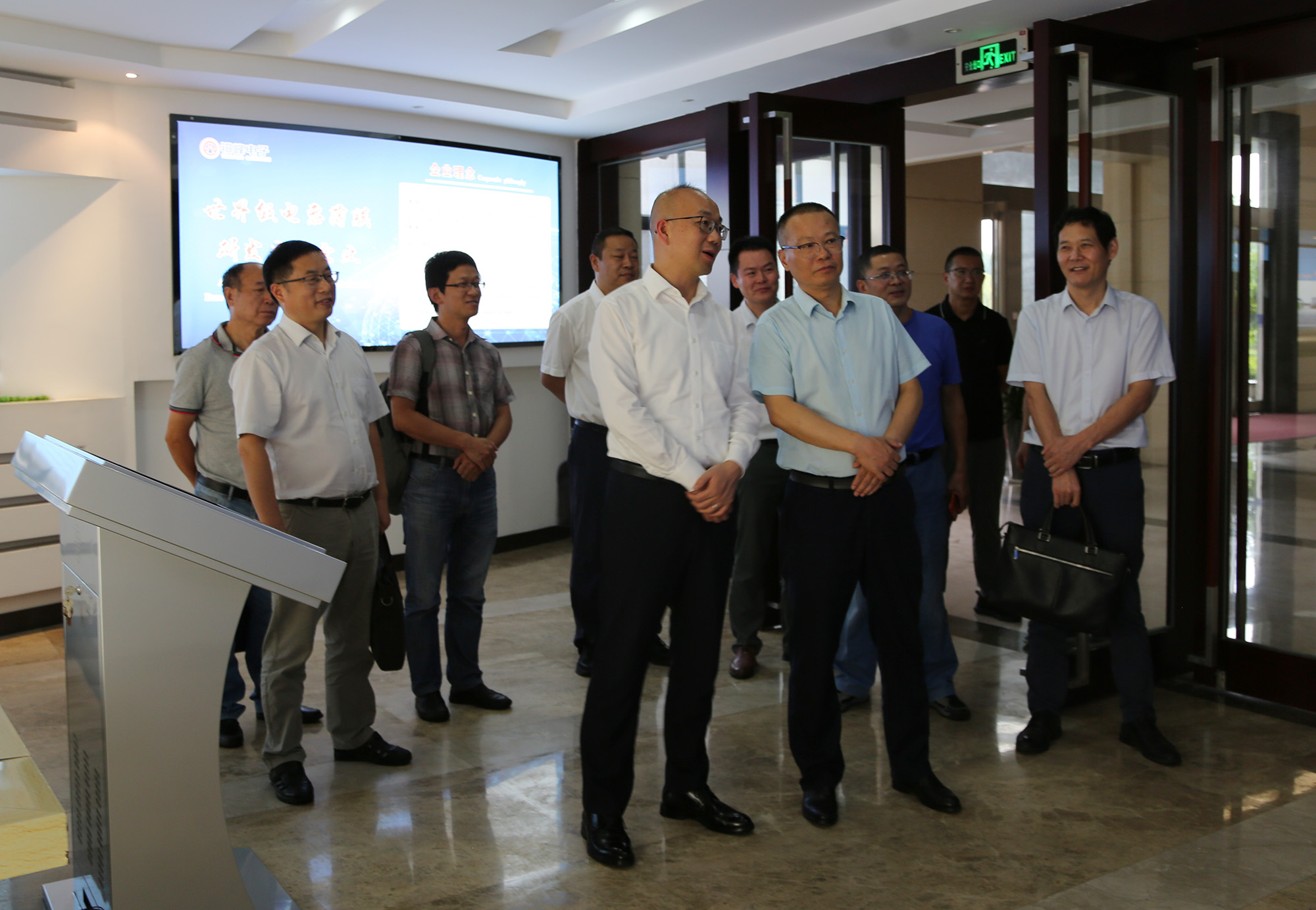 众鑫娱乐·鑫起点,馨效劳,心选择