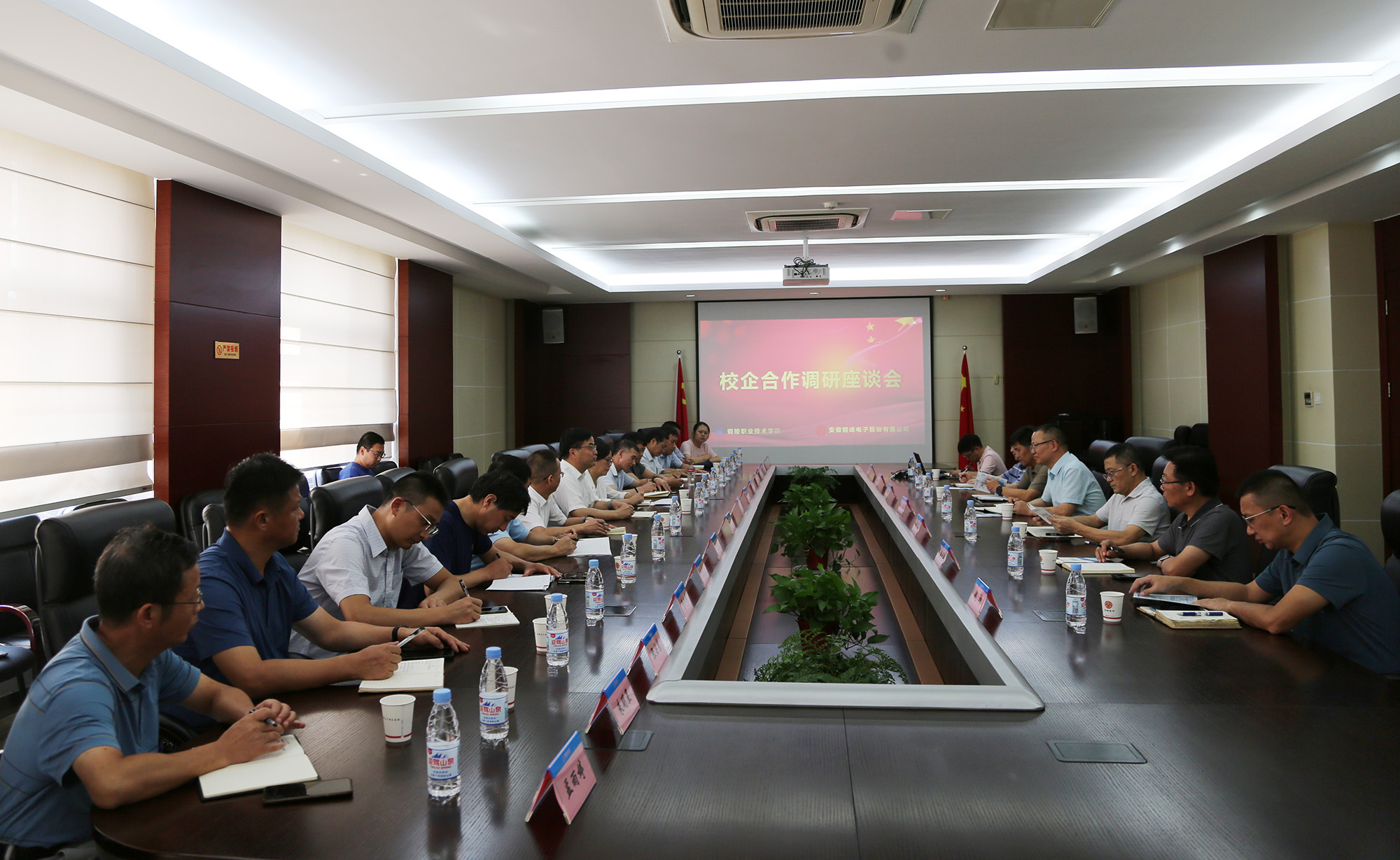 众鑫娱乐·鑫起点,馨效劳,心选择