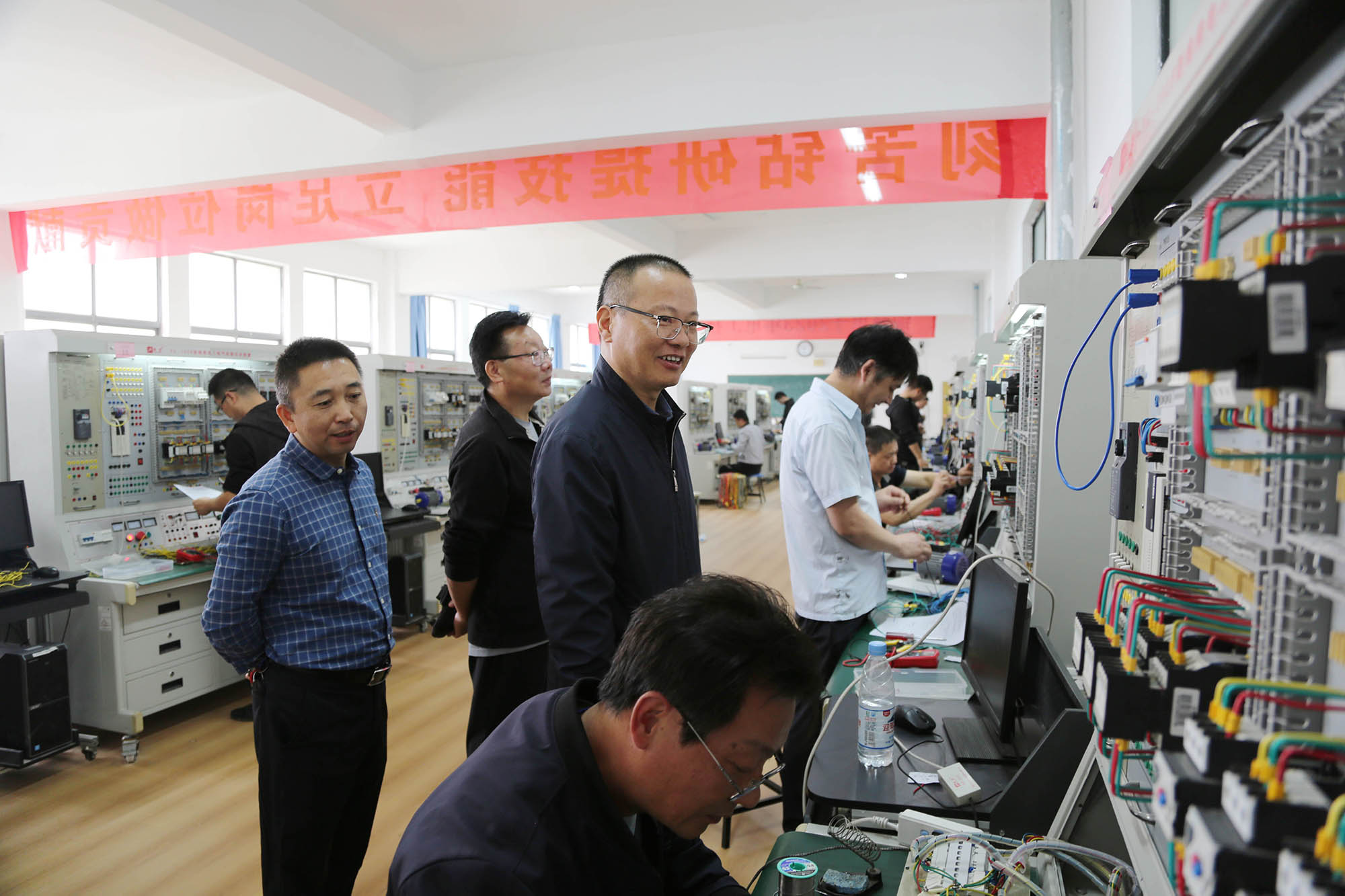 众鑫娱乐·鑫起点,馨效劳,心选择