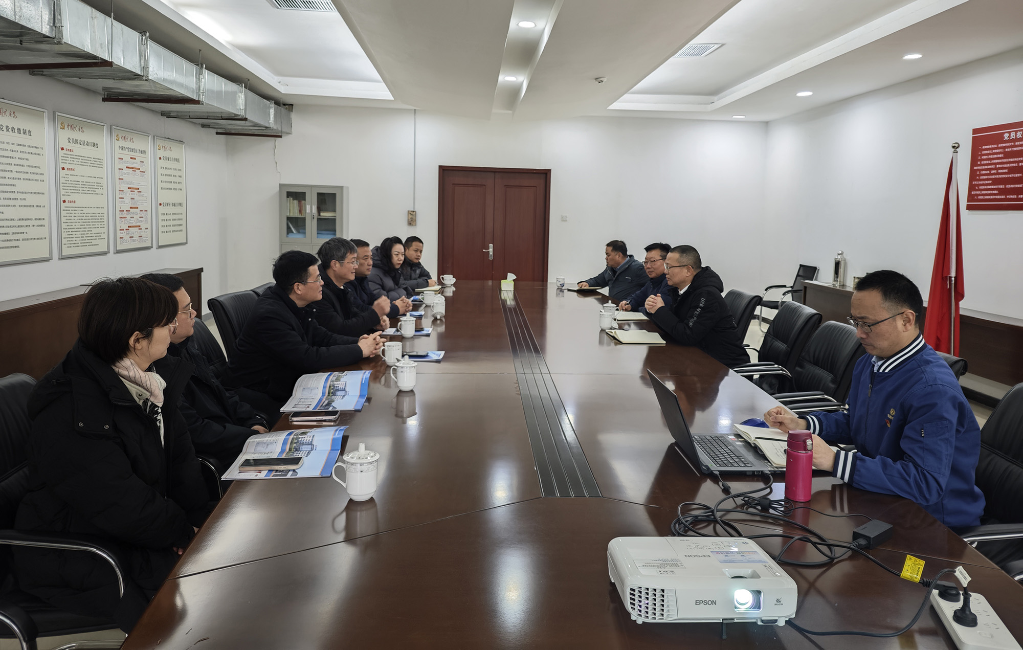 众鑫娱乐·鑫起点,馨效劳,心选择