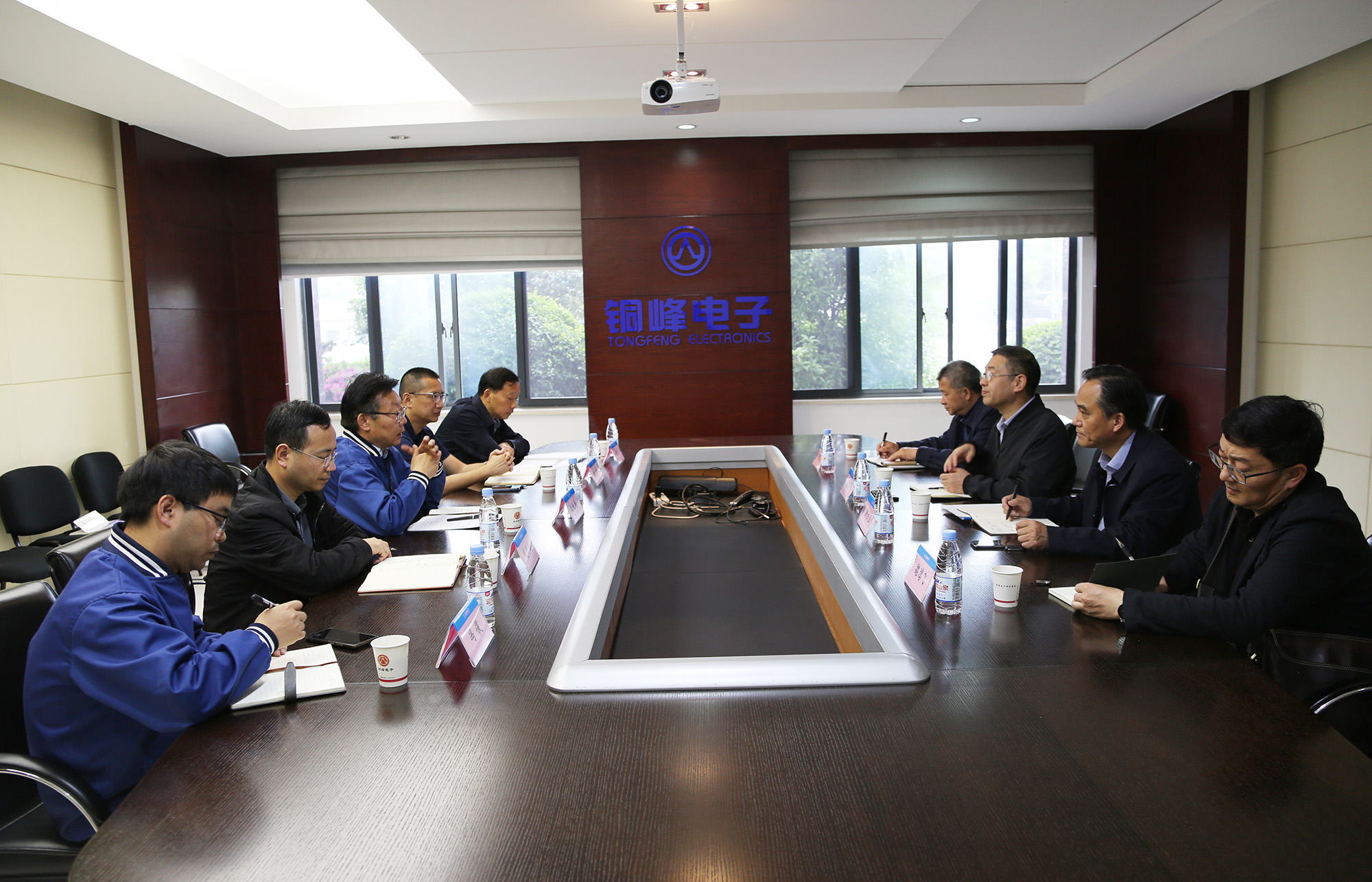 众鑫娱乐·鑫起点,馨效劳,心选择