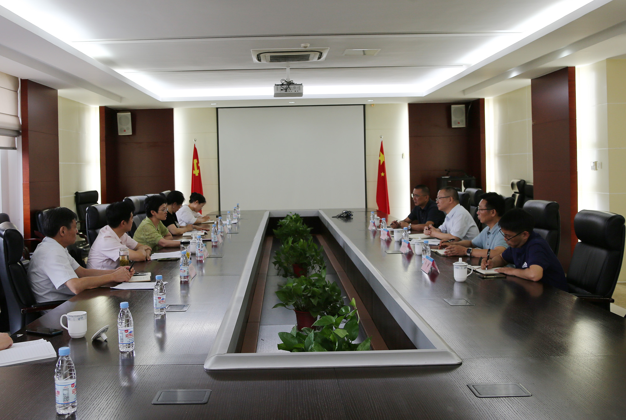 众鑫娱乐·鑫起点,馨效劳,心选择