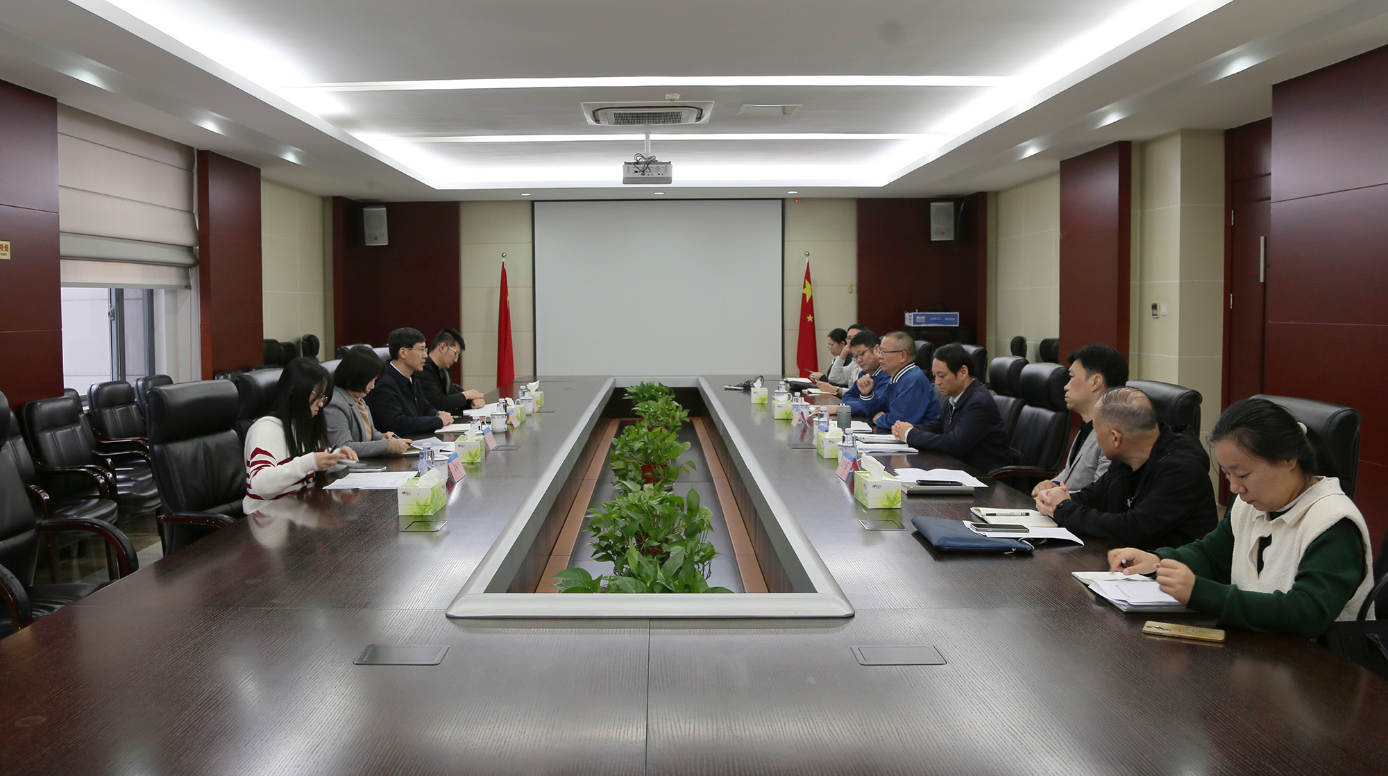 众鑫娱乐·鑫起点,馨效劳,心选择